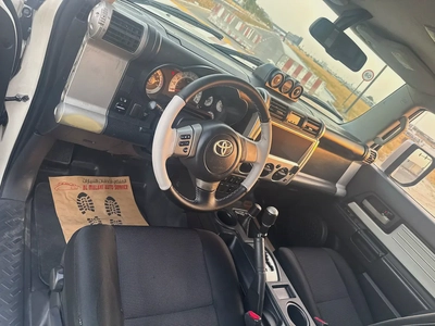 Toyota FJ Cruiser 2009 | GCC Specs | Reliable Off-Roader-9
