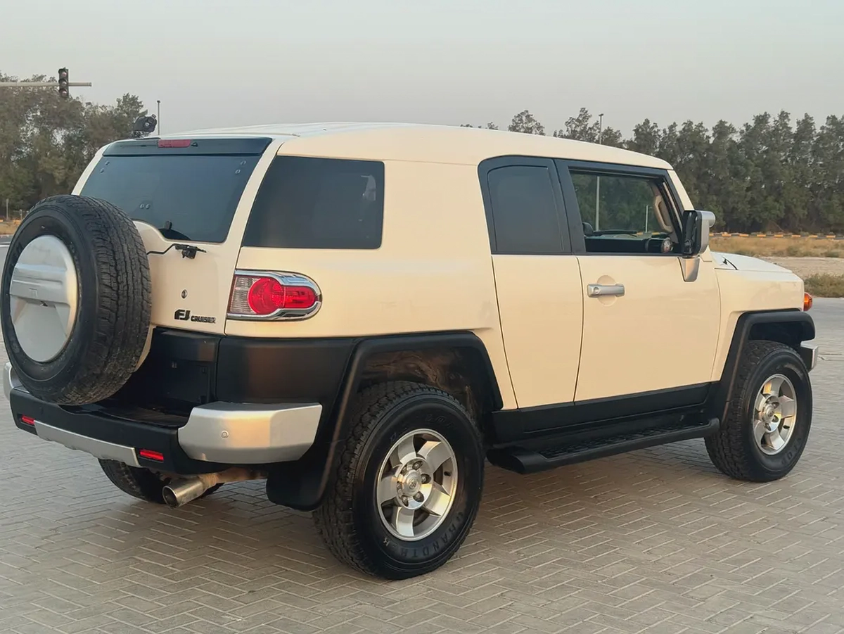 Toyota FJ Cruiser 2009 | GCC Specs | Reliable Off-Roader-4-4