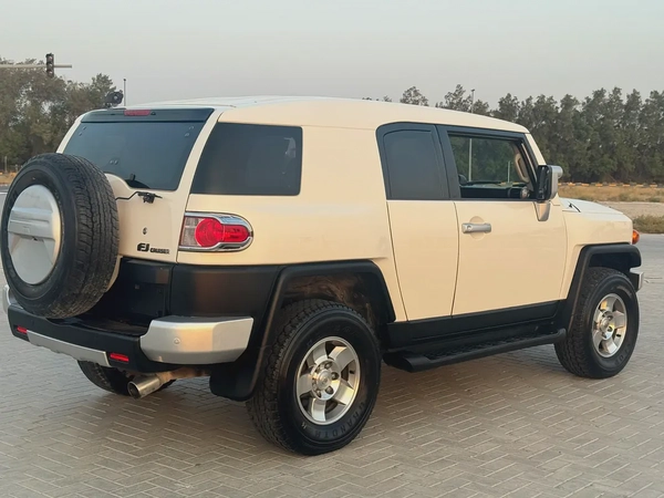 Toyota FJ Cruiser 2009 | GCC Specs | Reliable Off-Roader