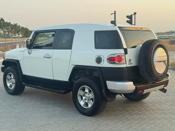 Toyota FJ Cruiser 2009 | GCC Specs | Reliable Off-Roader
