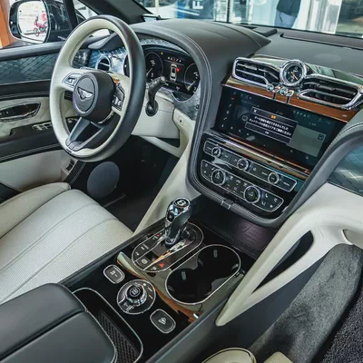 2021 Bentley Bentayga V8  DONE ONLY 19,000KM-9