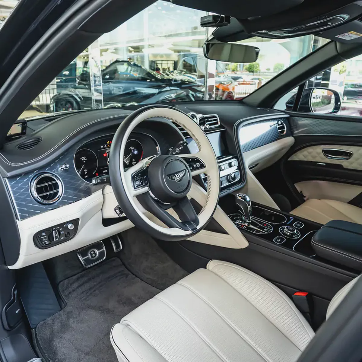 2021 Bentley Bentayga V8  DONE ONLY 19,000KM-6-6