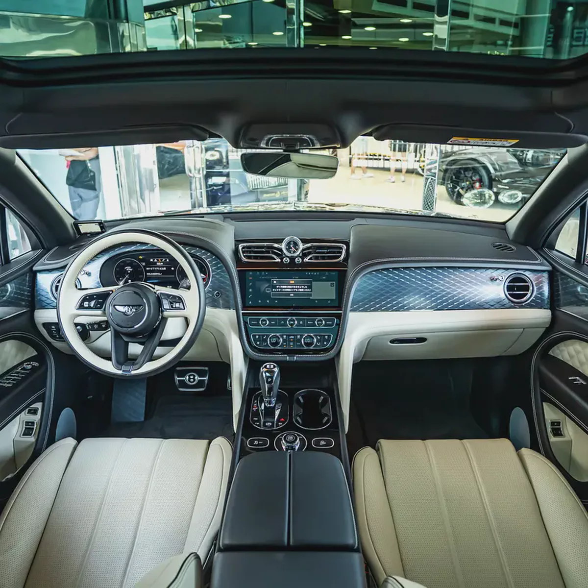 2021 Bentley Bentayga V8  DONE ONLY 19,000KM-8-8