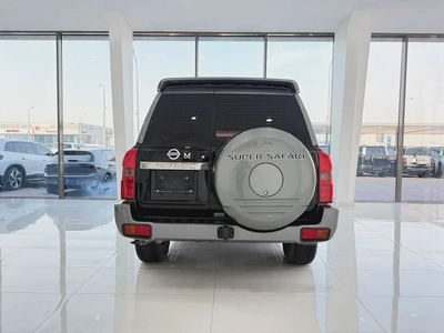 نيسان باترول سوبر سفاري اسود / زعفراني 2021 (المسعود)-5