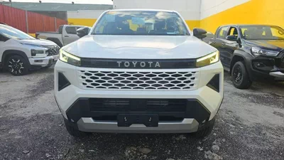 Toyota Hilux Hilux E 2.8L MT-1