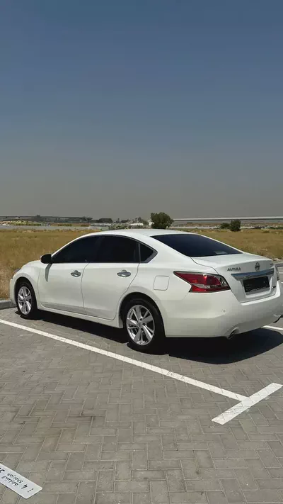 Nissan Altima SL | 2015 | GCC | Full Option | 151,000 km | White / Beige | Fully Serviced-3