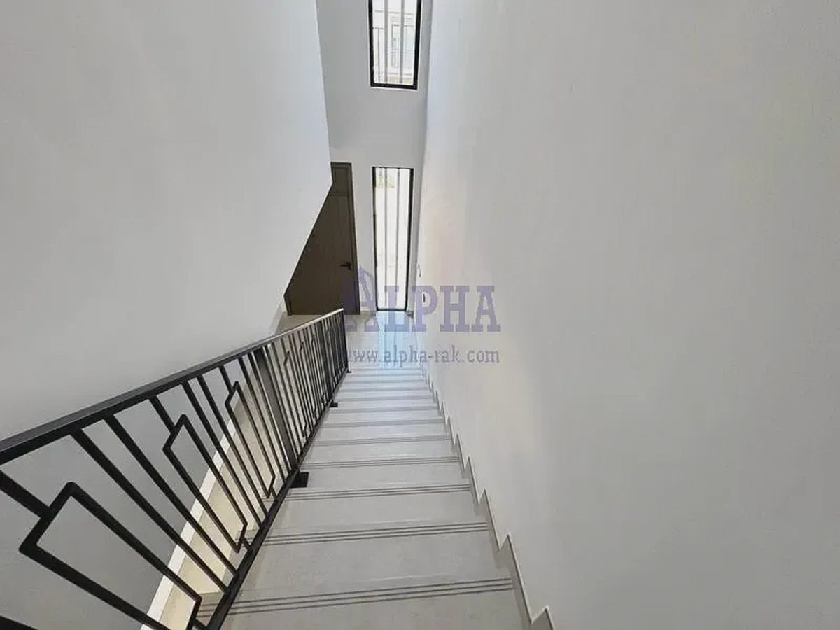 Brand New | 3 bed + Maid's room | Close to the Beach-3-3
