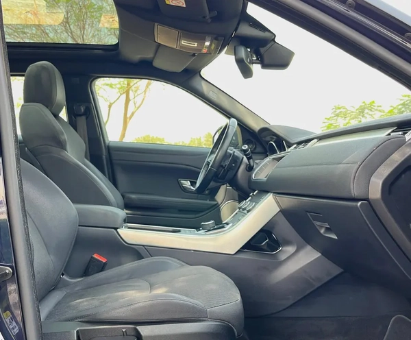 Land Rover Range Rover Evoque HSE 2019 - GCC Specs - Excellent Condition