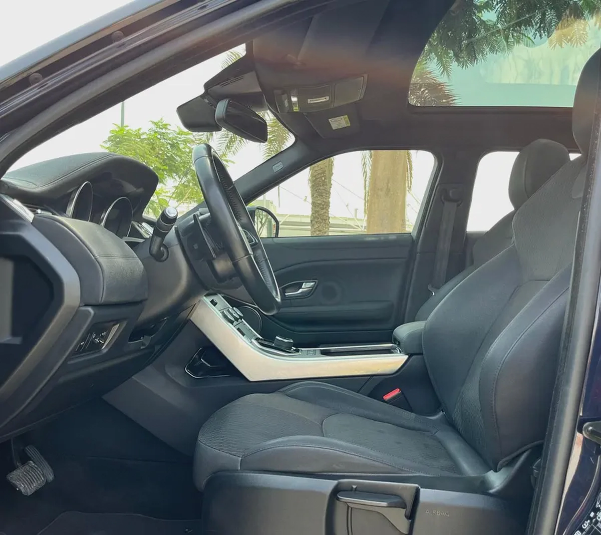 Land Rover Range Rover Evoque HSE 2019 - GCC Specs - Excellent Condition-10-10