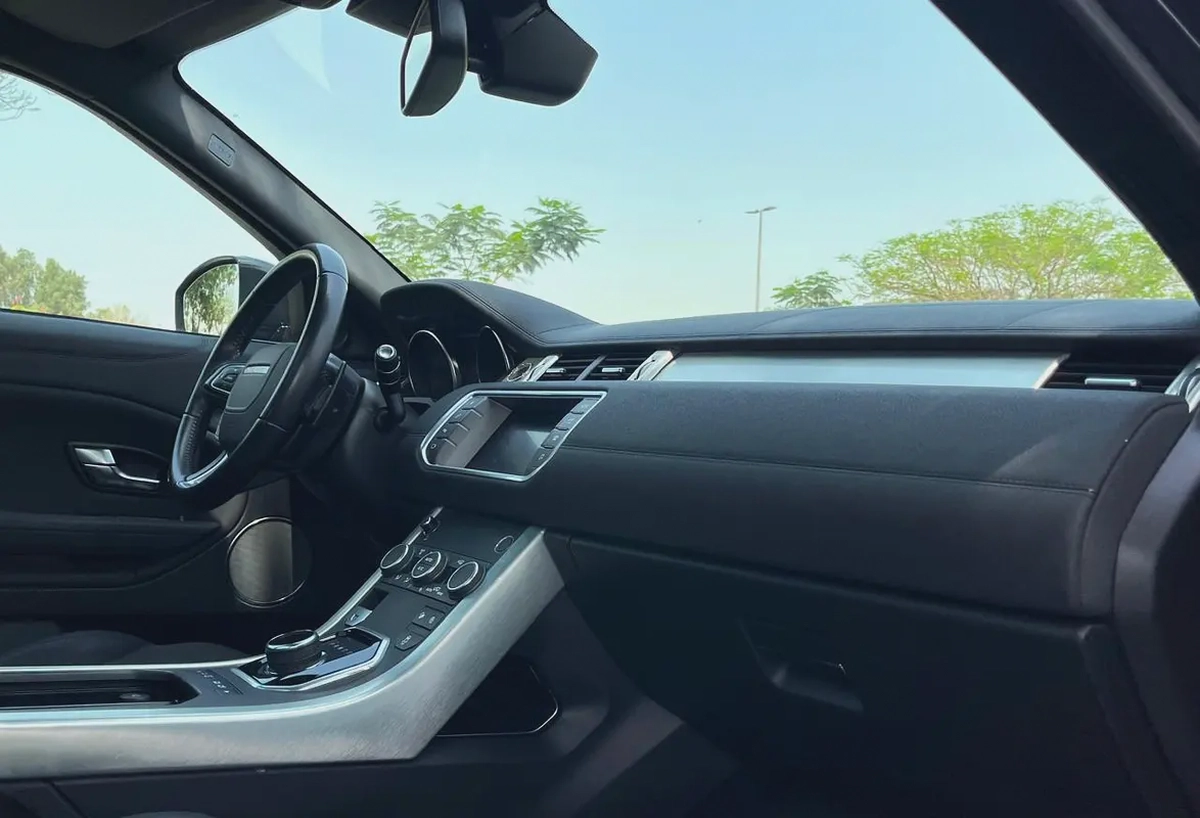 Land Rover Range Rover Evoque HSE 2019 - GCC Specs - Excellent Condition-7-7