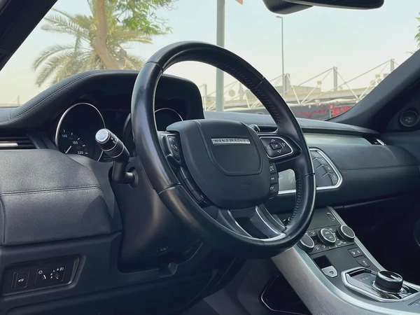 Land Rover Range Rover Evoque HSE 2019 - GCC Specs - Excellent Condition