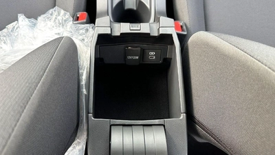 Toyota Corolla Cross 65000 Corolla Cross petrol 1.5L AT MY2025 0KM-12