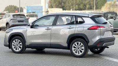 Toyota Corolla Cross 65000 Corolla Cross petrol 1.5L AT MY2025 0KM-4