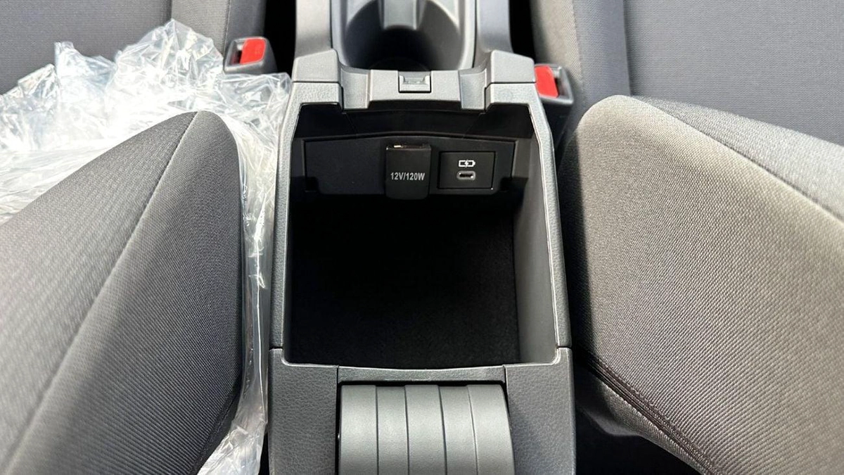 Toyota Corolla Cross 65000 Corolla Cross petrol 1.5L AT MY2025 0KM-12-12