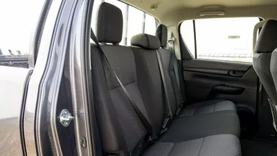 Toyota Hilux GLX Toyota Hilux 2.4L Diesel AT 4x4 Mid Option 2025-14