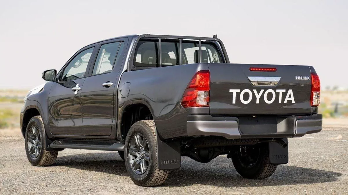 Toyota Hilux GLX Toyota Hilux 2.4L Diesel AT 4x4 Mid Option 2025-6-0