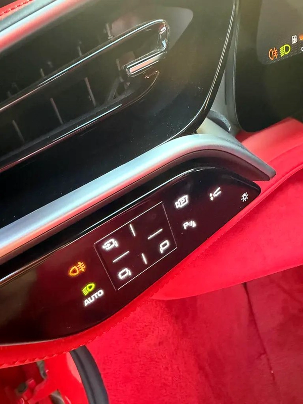 Gcc Specs, Warranty and Service, 10000 Km