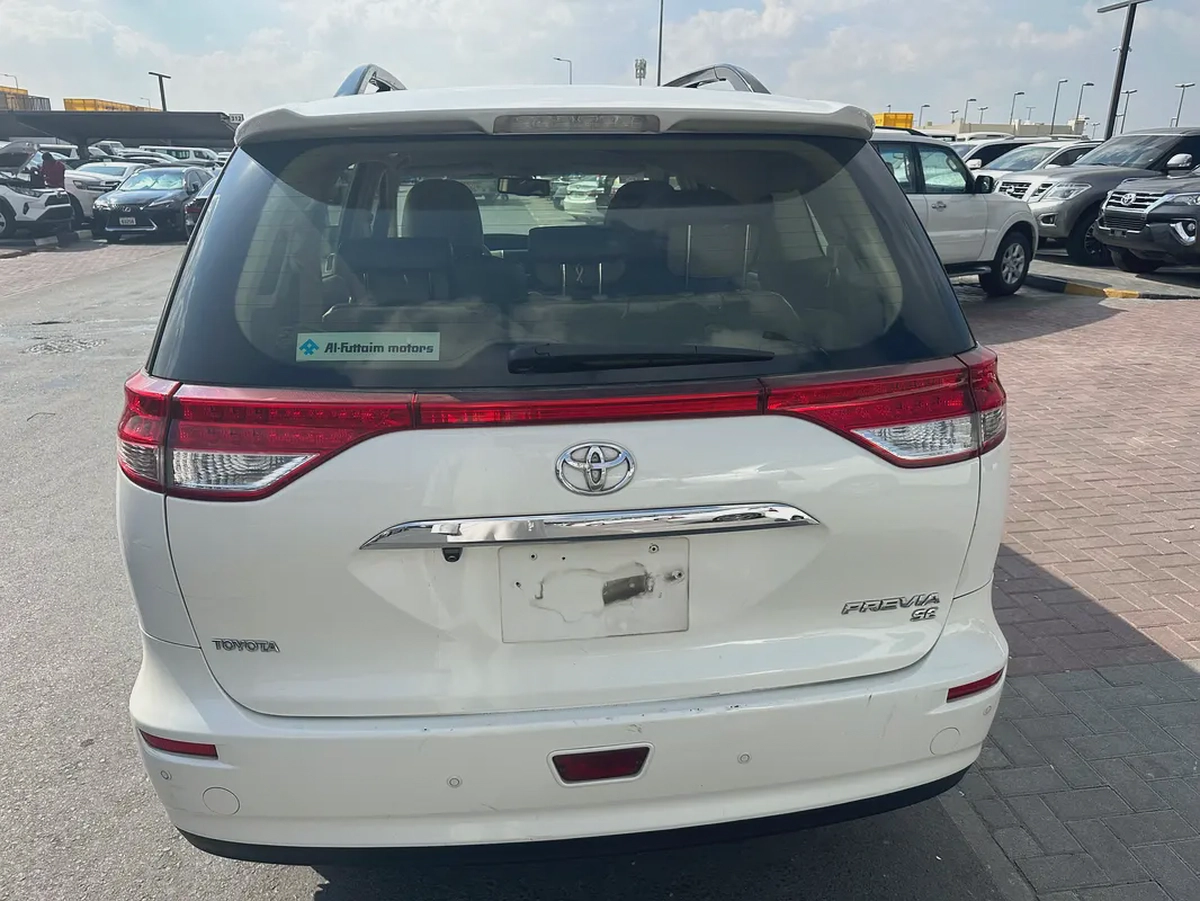 Toyota Previn 2017 white color GCC Caleb car-4-4
