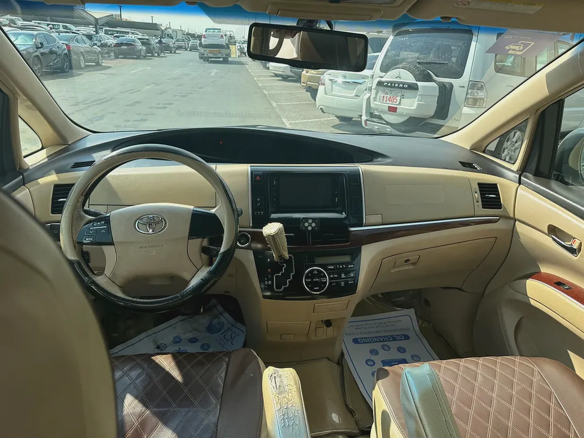 Toyota Previn 2017 white color GCC Caleb car-7-7