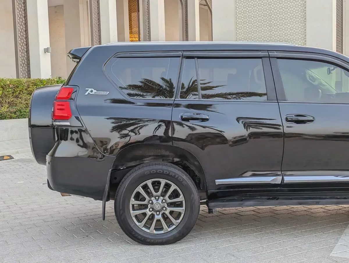 TOYOTA PRADO 2012 FACELIFTED 2023 GCC V6 IN EXCELLENT CONDITION-10-10