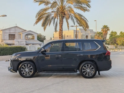 Lexus LX 570 Base 2018 | GCC Specs | Pristine Condition-4