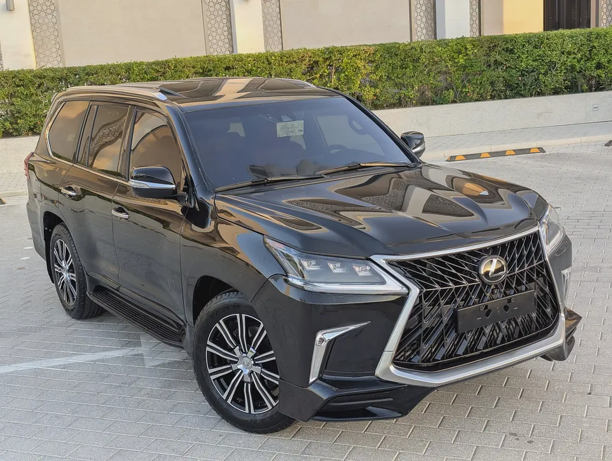 Lexus LX 570 Base 2018 | GCC Specs | Pristine Condition