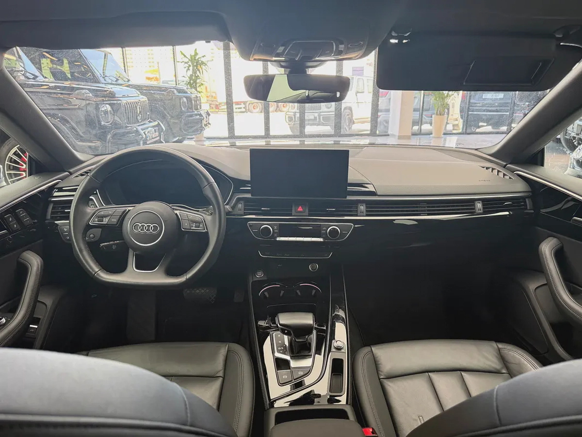 Audi A5 40 TFSI | GCC specs | Low Mileage | Sportback | Clean Condition-6-6