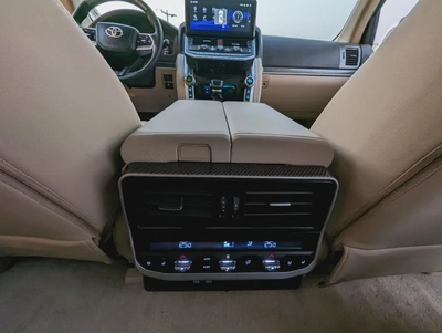 TOYOTA LAND CRUISER 2014 FACELIFTED 2025 WITH INTERIOR AND EXTERIOR V6 4.0L IN PERFECT CONDITION-4
