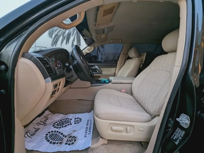 TOYOTA LAND CRUISER 2014 FACELIFTED 2025 WITH INTERIOR AND EXTERIOR V6 4.0L IN PERFECT CONDITION-5