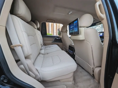 TOYOTA LAND CRUISER 2014 FACELIFTED 2025 WITH INTERIOR AND EXTERIOR V6 4.0L IN PERFECT CONDITION-8