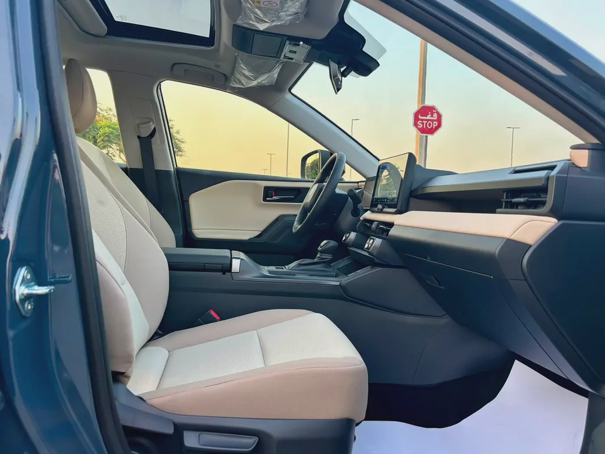 2026 Toyota RAV4 XLE 2.5L HYBRID GCC Specs-11-11