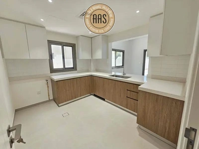 One Month Free | Corner Villa ! Maids + Storage Room ! Luxurious ! Ready to Move ! Closed To Metro -11