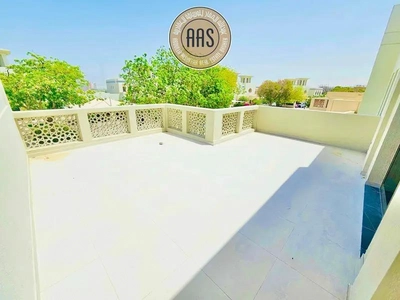 One Month Free | Corner Villa ! Maids + Storage Room ! Luxurious ! Ready to Move ! Closed To Metro -2