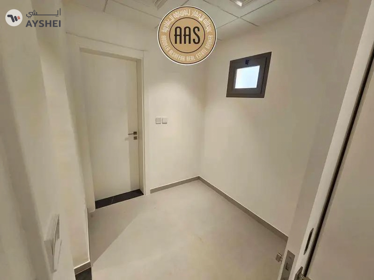 One Month Free | Corner Villa ! Maids + Storage Room ! Luxurious ! Ready to Move ! Closed To Metro -9-9