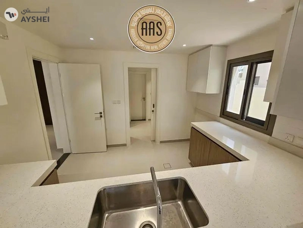 One Month Free | Corner Villa ! Maids + Storage Room ! Luxurious ! Ready to Move ! Closed To Metro 