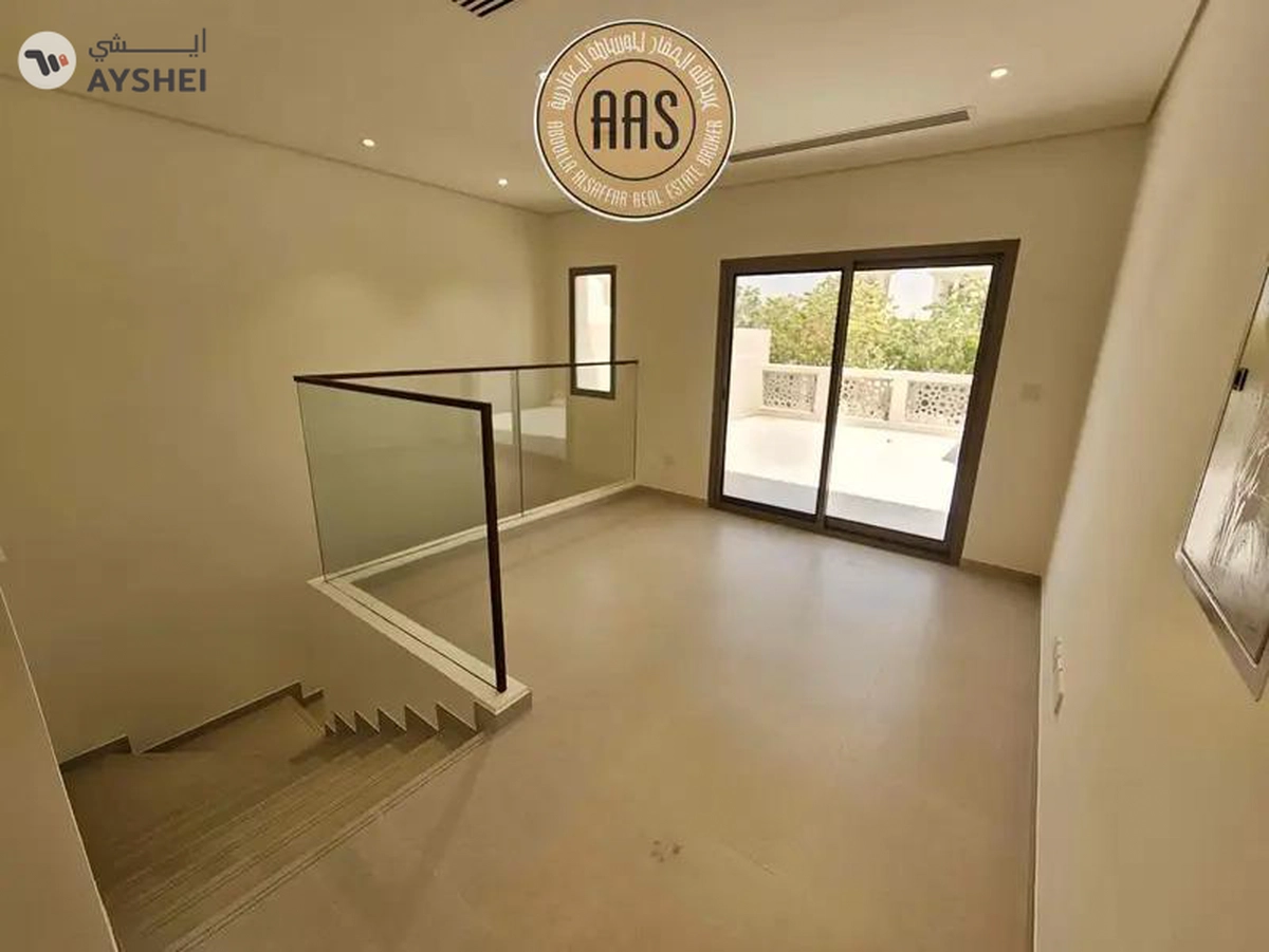 One Month Free | Corner Villa ! Maids + Storage Room ! Luxurious ! Ready to Move ! Closed To Metro -20-20