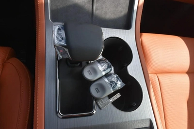 ROX 01 VIP 6 SEATS 2025 | WHITE LIKE-14