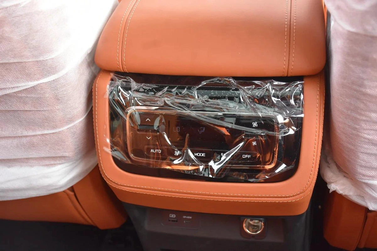 ROX 01 VIP 6 SEATS 2025 | WHITE LIKE-3-3