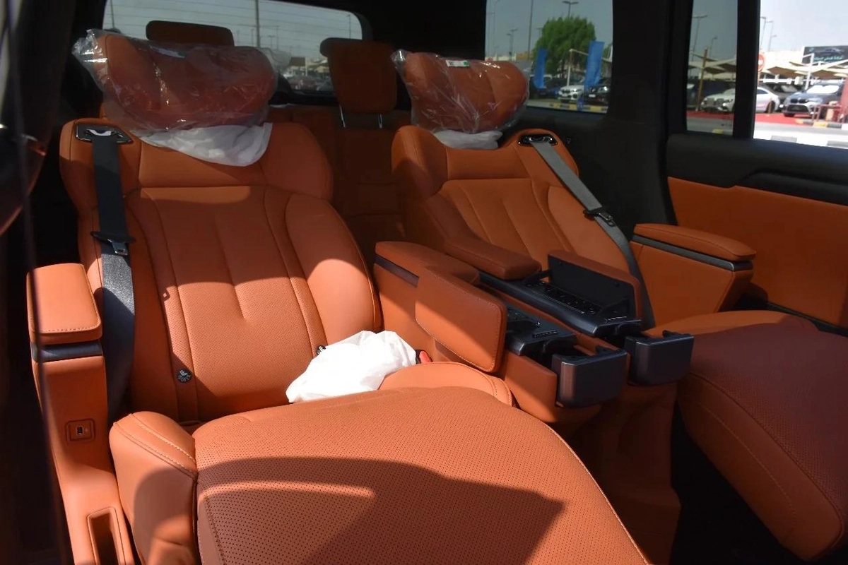 ROX 01 VIP 6 SEATS 2025 | WHITE LIKE-8-8