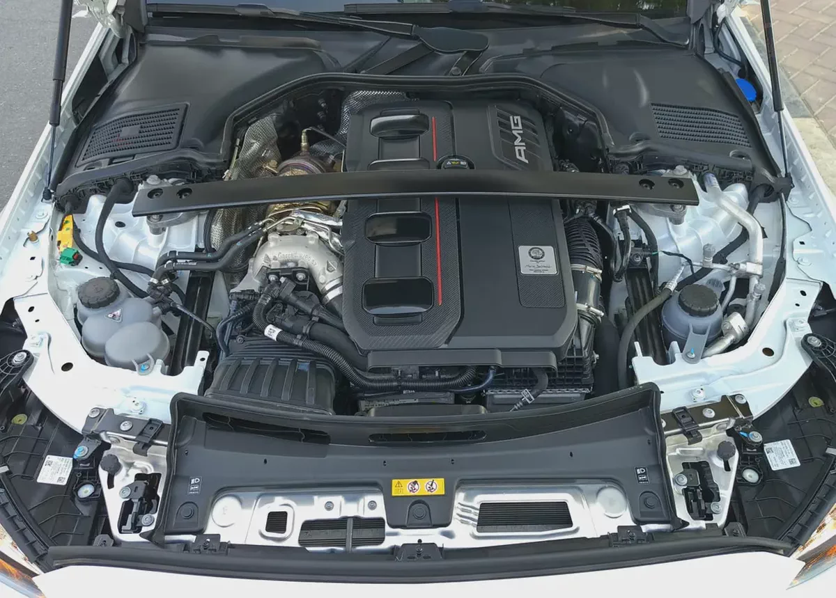BENZ C63s | E PERFORMANCE | 2024 | WITH ONLY | 4573 KM | 5 A GRADE | JAPAN IMPORT | CLEAN TITLE-8-8