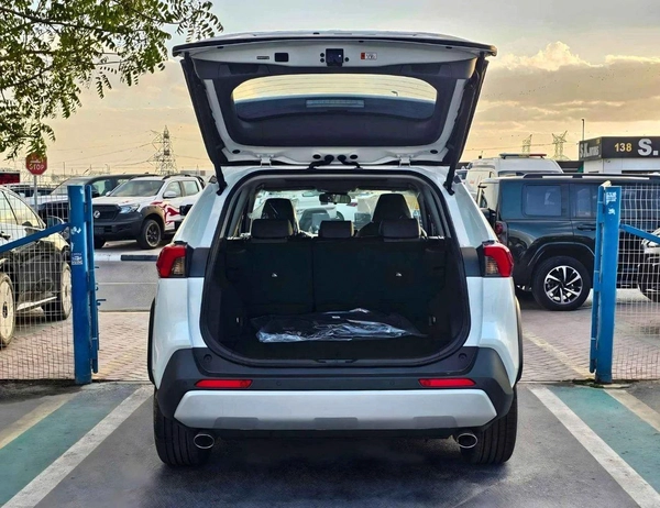 Toyota RAV4 ADVENTURE CVT FLAGHSIP / RADAR, PANORAMIC ROOF, LEATHER WITH POWER SEAT (CODE # RA