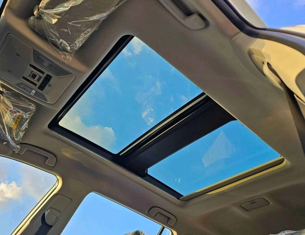 Toyota RAV4 ADVENTURE CVT FLAGHSIP / RADAR, PANORAMIC ROOF, LEATHER WITH POWER SEAT (CODE # RA