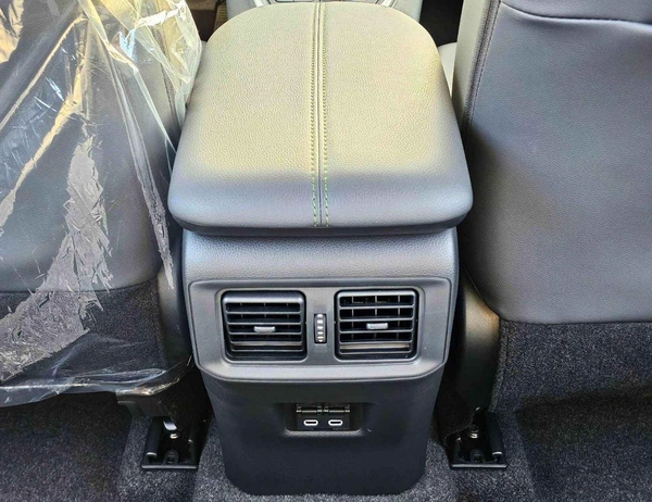 Toyota RAV4 ADVENTURE CVT FLAGHSIP / RADAR, PANORAMIC ROOF, LEATHER WITH POWER SEAT (CODE # RA