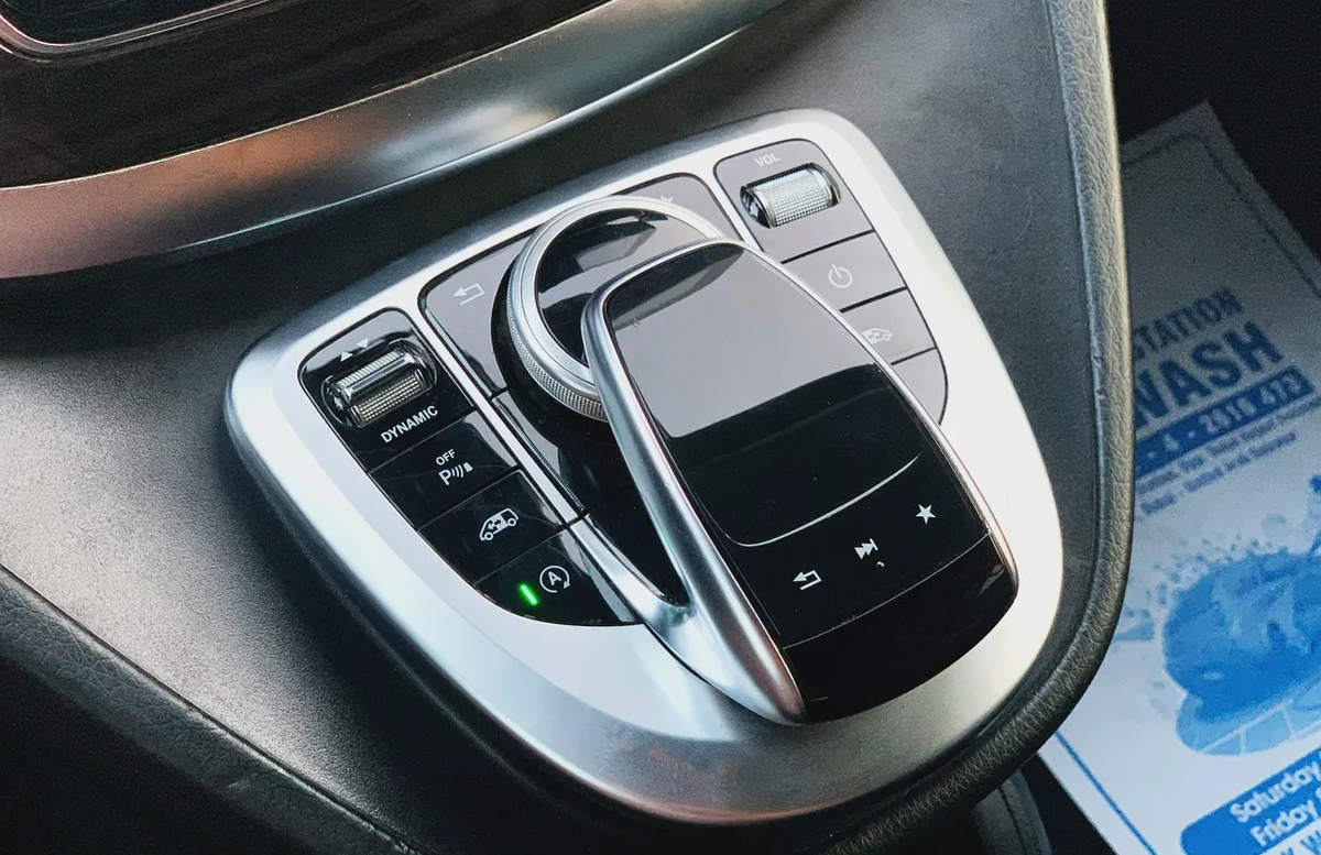Mercedes-Benz V250 | Model 2020 | 6 Seater | GCC Specs-8-8