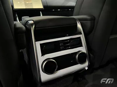 Land Rover Range Rover SE P400-13