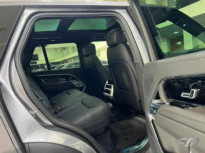 Land Rover Range Rover SE P400-17