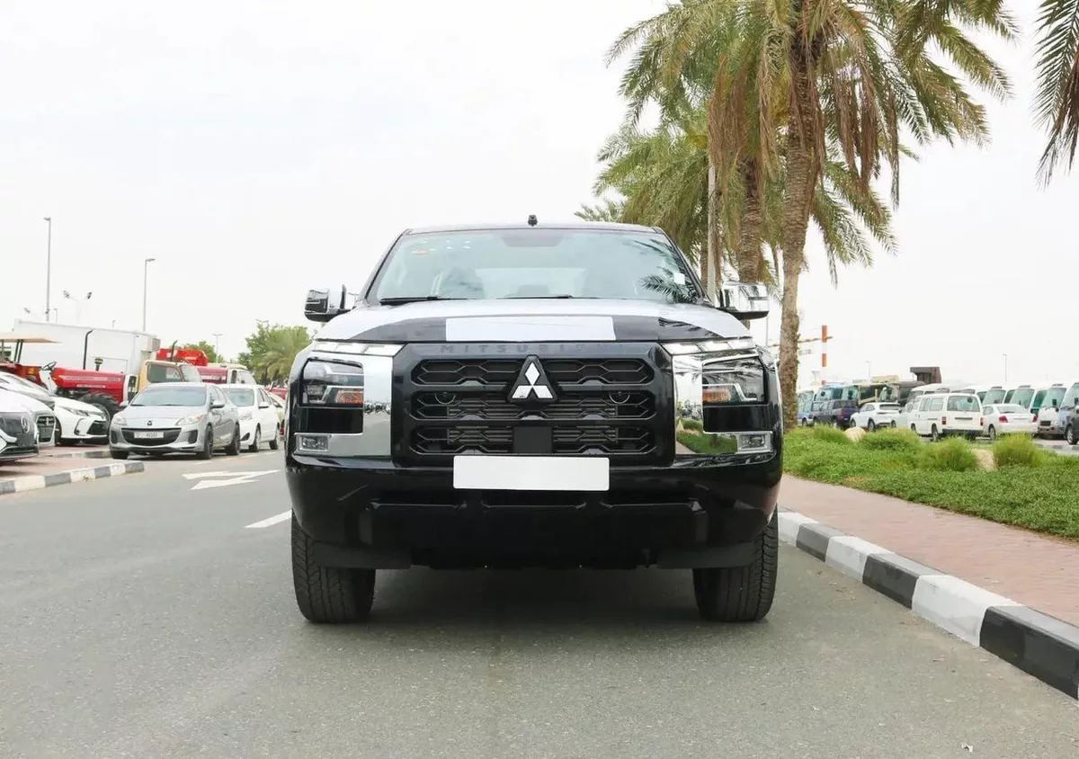 Mitsubishi L200 Mitsubishi sportero 2.4L Diesel MY2026-1-0