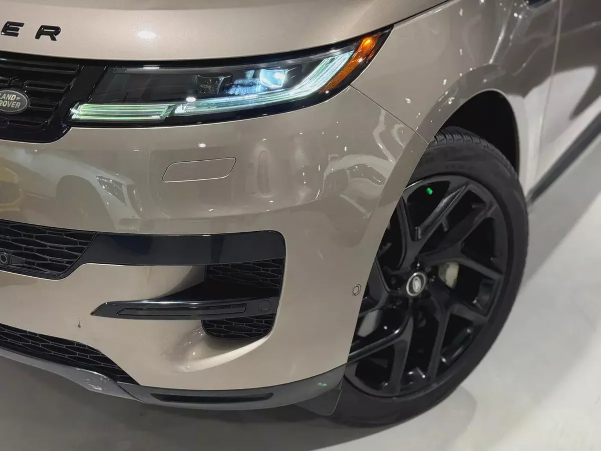Range Rover Sport Dynamic SE | 2023 | Monthly: 4,200 AED | Luxury Performance SUV-16-16