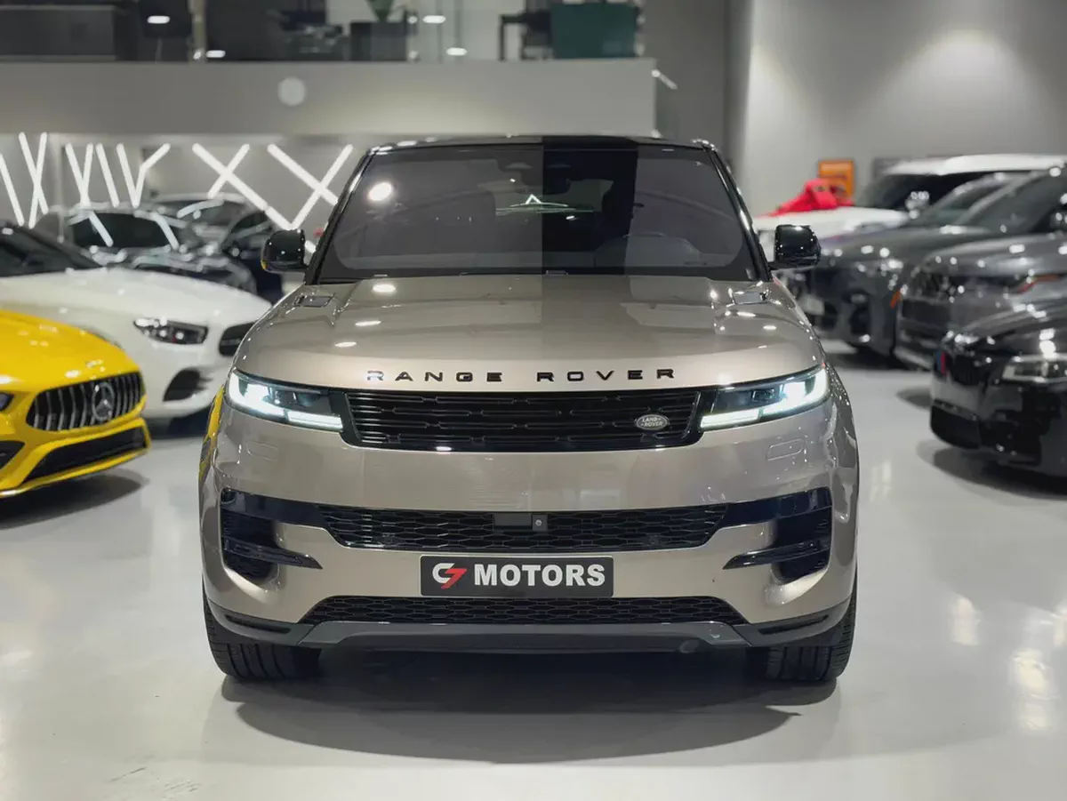 Range Rover Sport Dynamic SE | 2023 | Monthly: 4,200 AED | Luxury Performance SUV-1-1