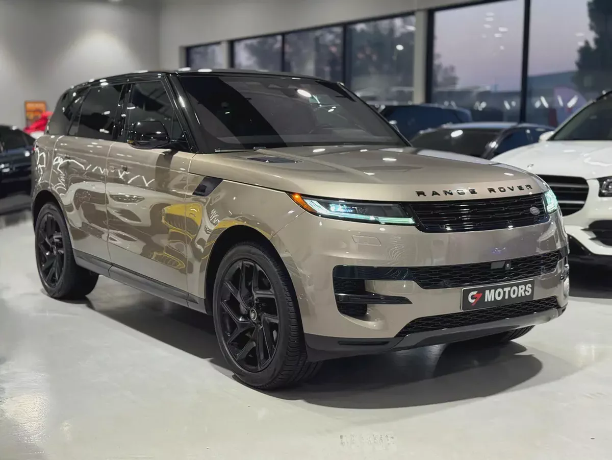 Range Rover Sport Dynamic SE | 2023 | Monthly: 4,200 AED | Luxury Performance SUV-4-4